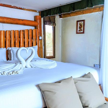 Samburu Elephant Lodge Isiolo Ngoại thất bức ảnh